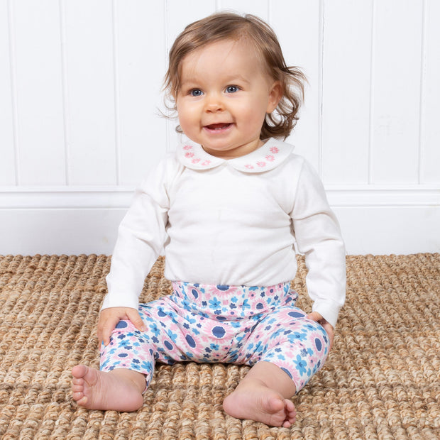 Baby girl in sea breeze leggings